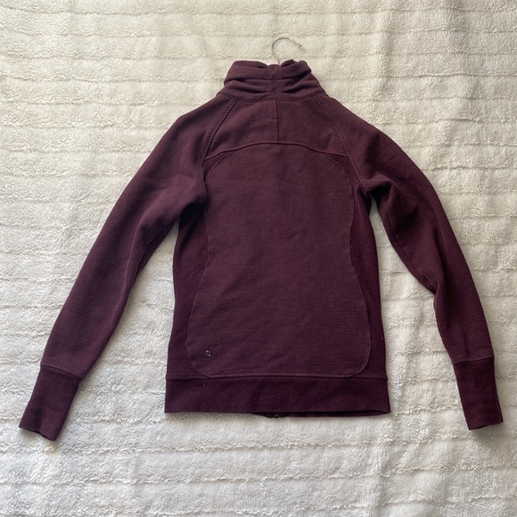 Lululemon side zip Scuba - Picture 2 of 4